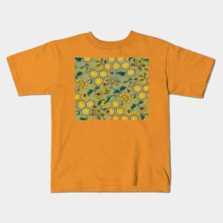 HONEY BEES,BEEHIVES,SPRING FLOWERS BEEKEEPER Yellow Green Kids T-Shirt